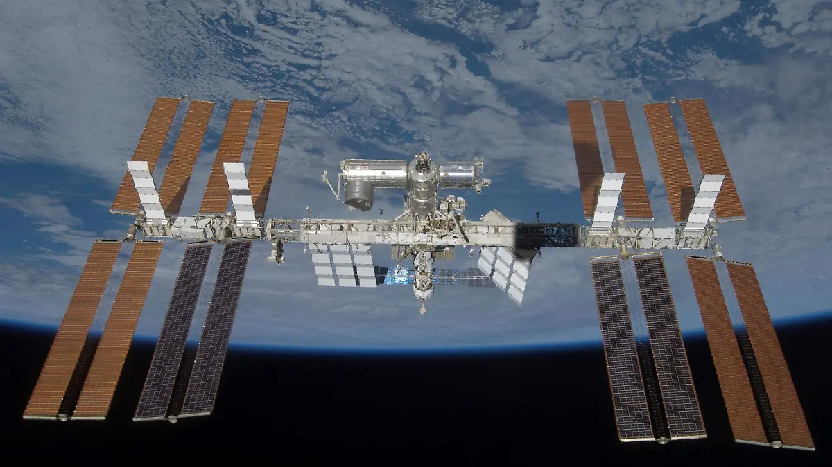 2026-06-05T151021Z_1287147545_RC2RNLAPHMP3_RTRMADP_3_SPACE-ISS