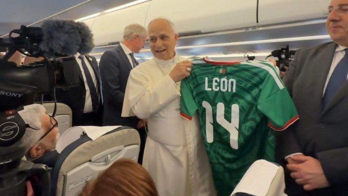 EL PAPA, FAN DEL TRI