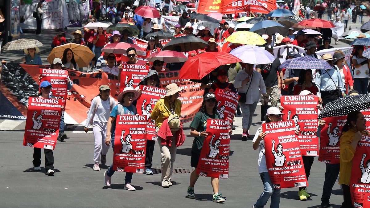 CNTE DESATA GUERRA CONTRA LEY DEL ISSSTE 2007