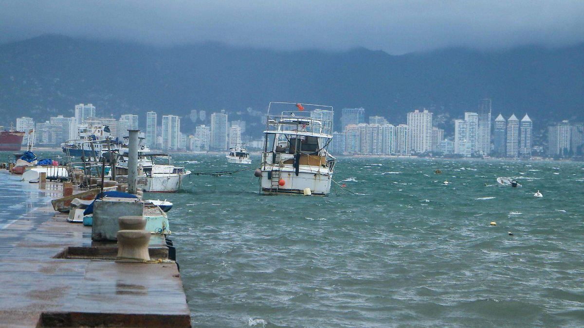 ALERTA ROJA EN COSTA: MARINA CIERRA PUERTOS POR AMENAZA TROPICAL