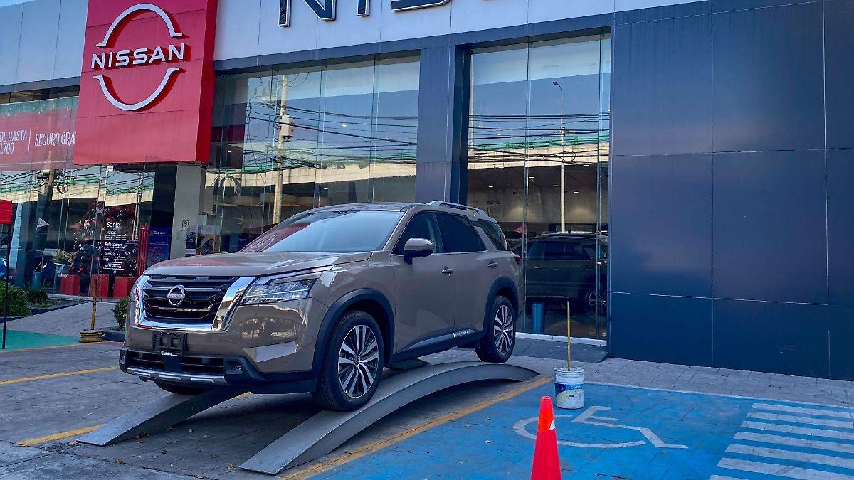 INDUSTRIA AUTOMOTRIZ SE ESTANCA