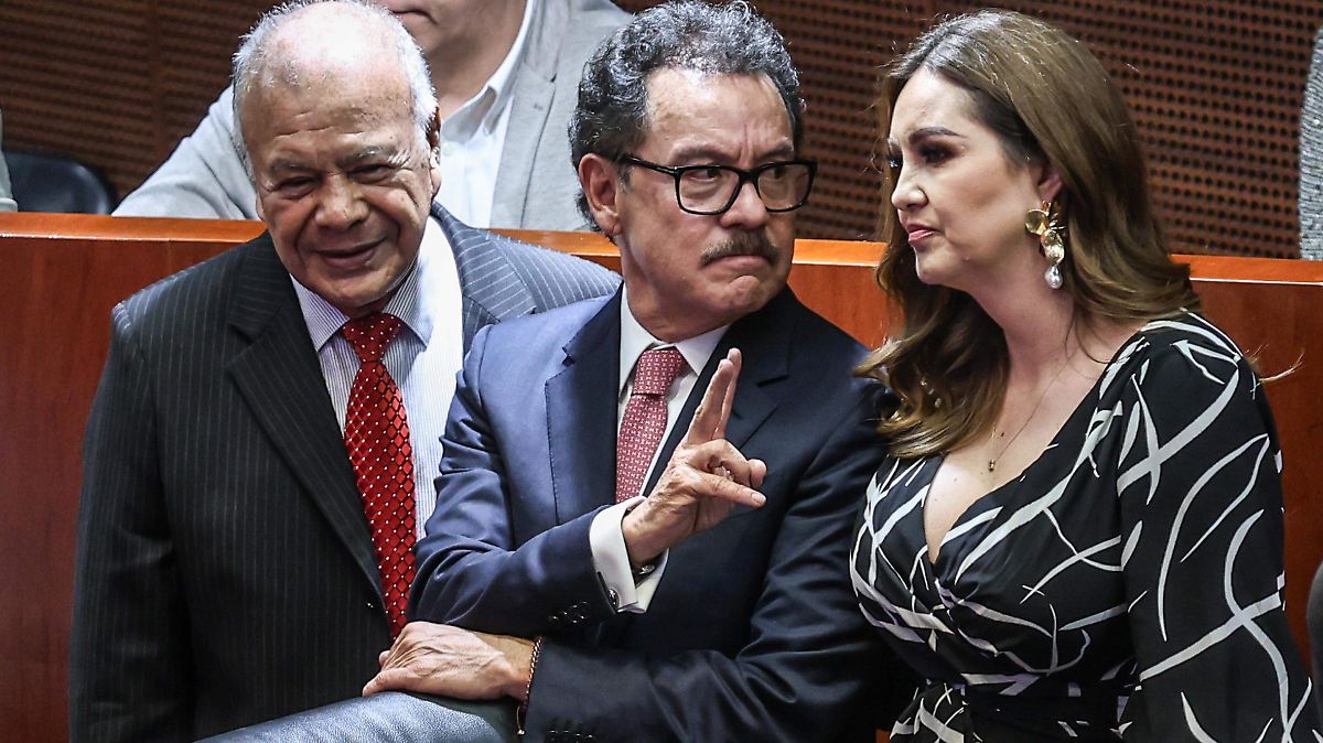 MIER DESPLUMA A INZUNZA Y DESCALIFICA AL PRI