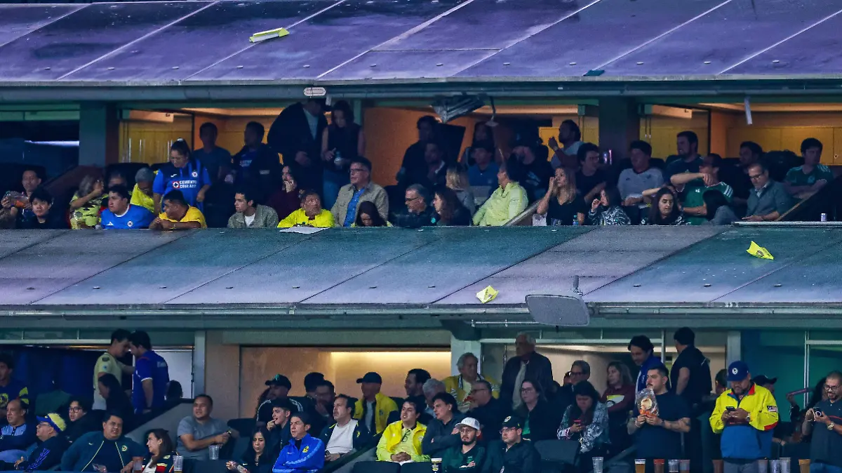6241434-110426 LG Palcos Estadio Azteca 1
