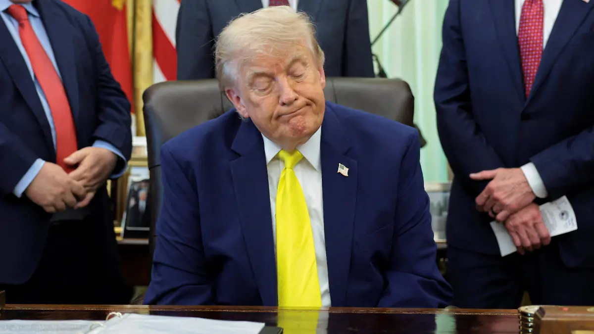2026-06-10T100411Z_463605323_RC28NLAIGTII_RTRMADP_3_USA-TRUMP-LAMEDUCK