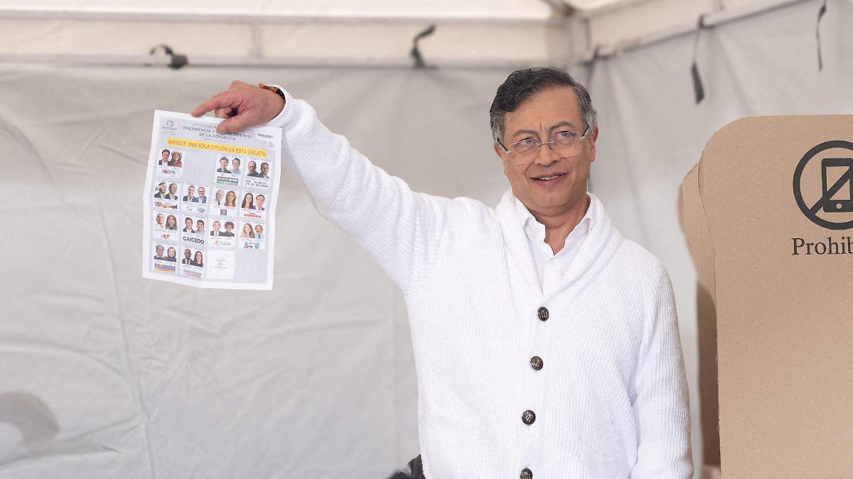 CAE PRESIDENTE COLOMBIANO
