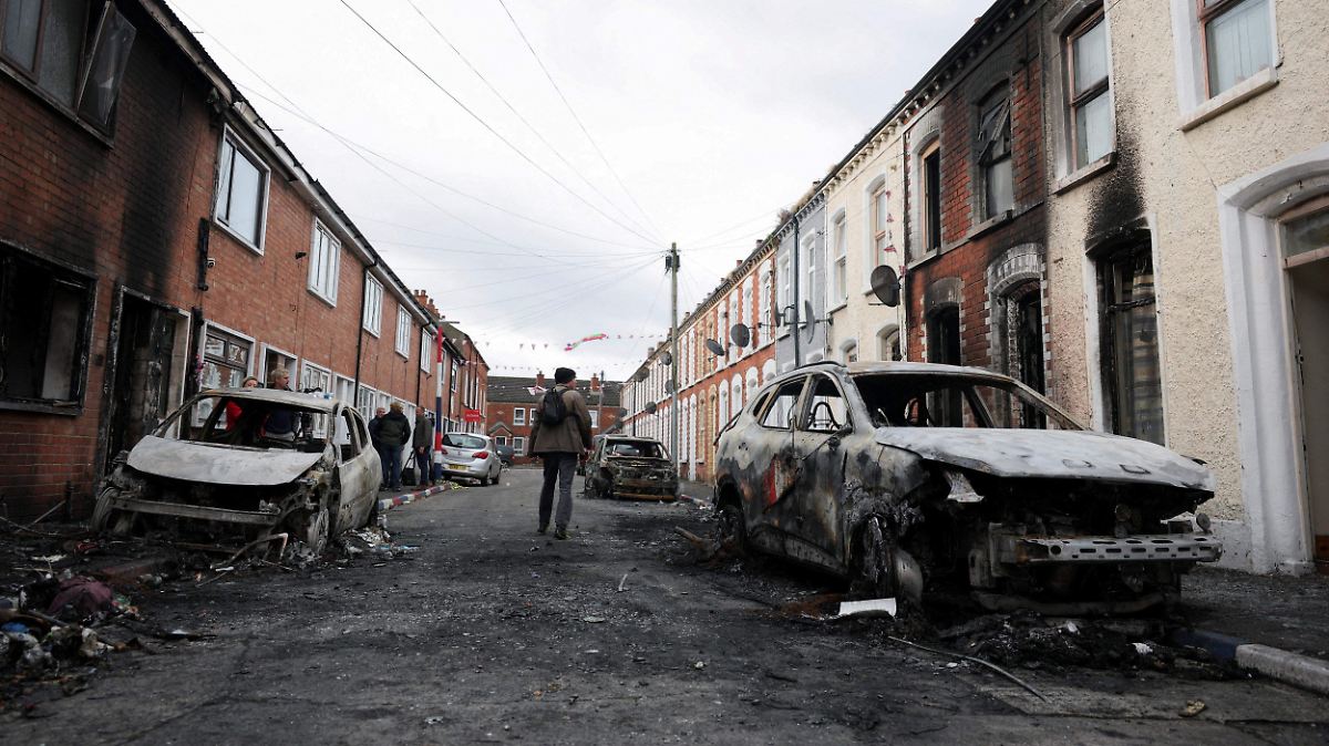 BRITANIA ARDE: APUÑALAMIENTO DESATA CAOS RACIAL