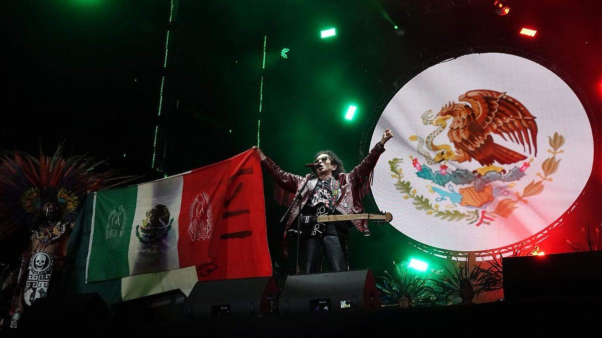 MÚSICA Y BALOMPIÉ: UNA PASIÓN QUE UNE AL MUNDO