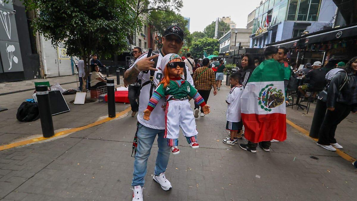 ¡FIEBRE MUNDIALISTA DESATA CAOS EN LA CIUDAD!