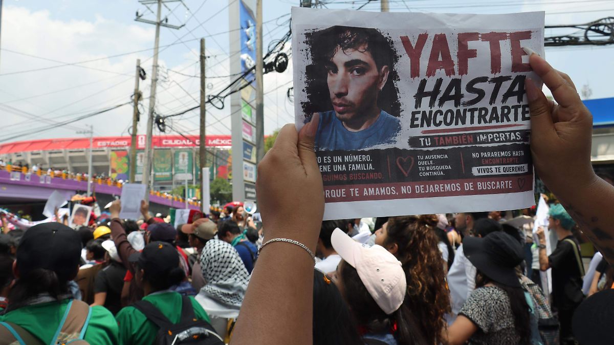 ESCÁNDALO EN EL MUNDIAL: ¡PROTESTAS POR DESAPARECIDOS EMPOBRECEN LA FIESTA DEL FÚTBOL!
