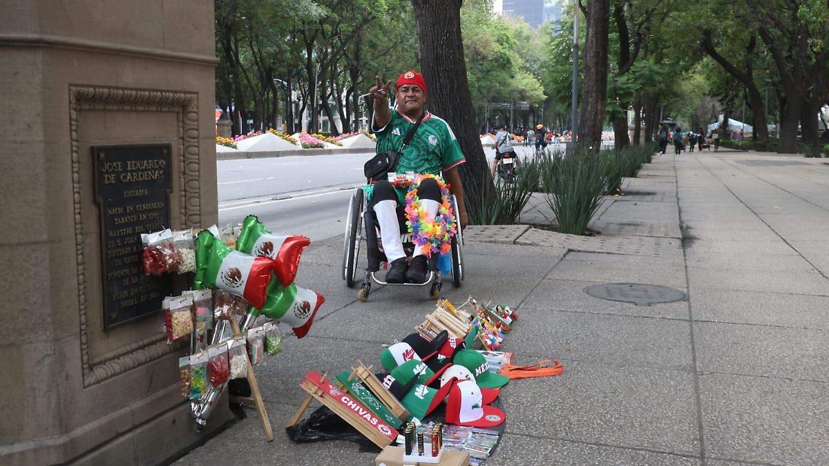 ¡REFORMA INVADIDA! AMBULANTES REGRESAN TRAS TRIUNFO DEL TRI