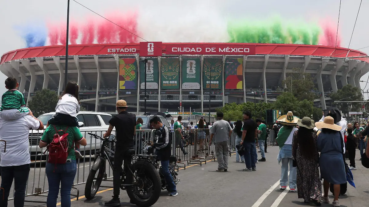 MALA CALIDAD DEL AIRE DURANTE INAUGURACION DEL MUNDIAL reuters