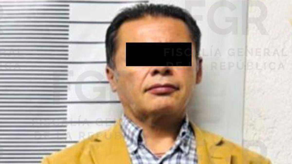 CAE EXFUNCIONARIO DEL SAT POR ROBO MILLONARIO