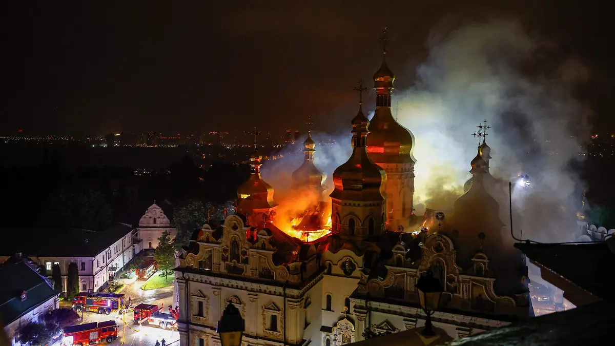 2026-06-15T014449Z_1811882339_RC20ULA8OABM_RTRMADP_3_UKRAINE-CRISIS-ATTACK-KYIV