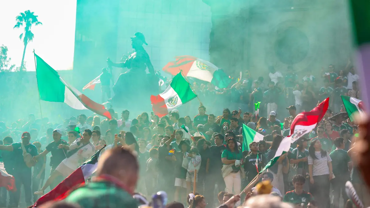 Celebracion de México en el Angel de la Independencia 43