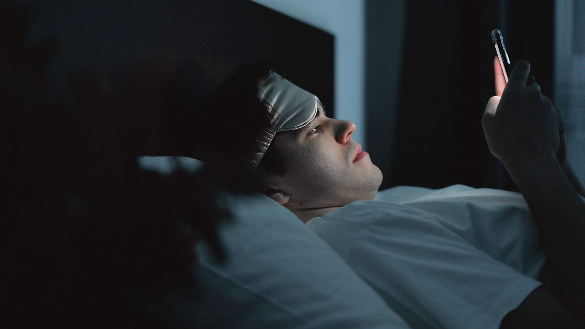 ¡ALERTA DE SALUD! CELULARES ROBAN TU SUEÑO