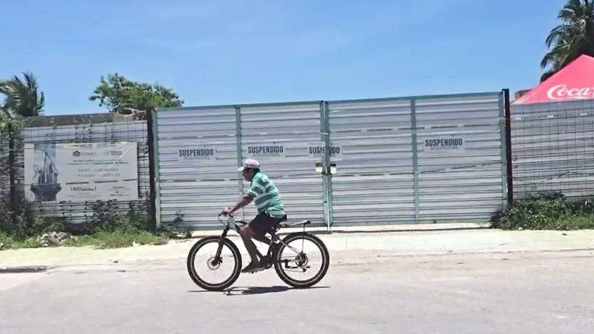 clausuran construcción de viviendas en Campeche