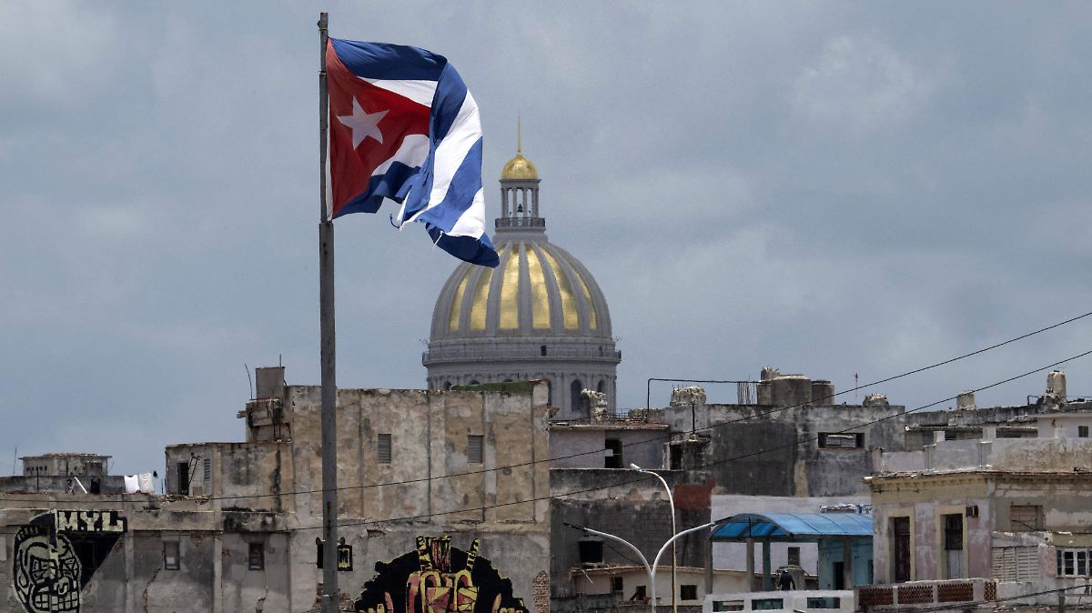 CUBA ABRE LA PUERTA AL CAPITALISMO