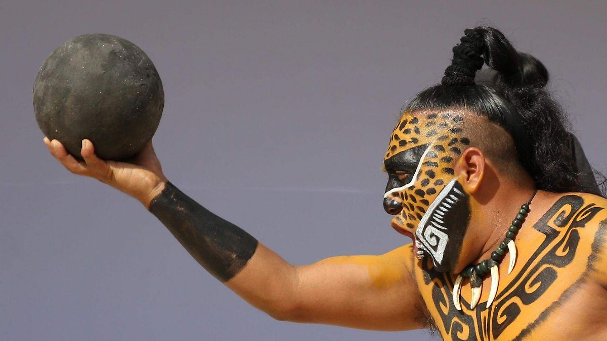 REVIVEN JUEGO DE PELOTA PREHISPÁNICO