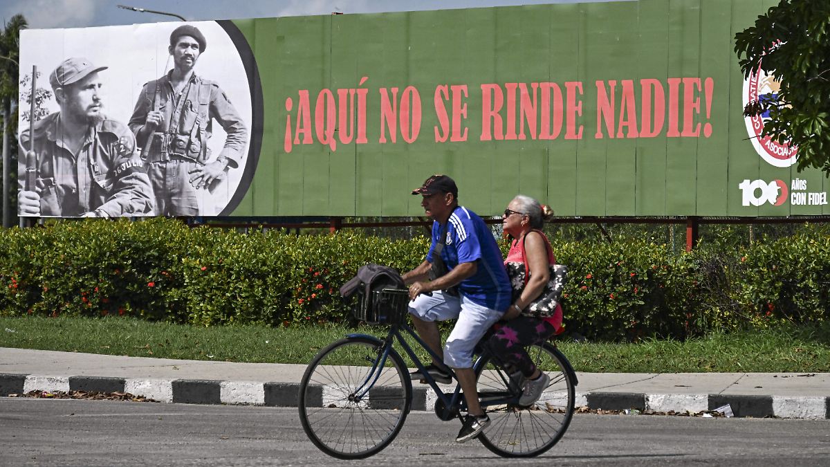 CUBA DA VOLANTAZO: ¡ADIÓS AL COMUNISMO DURO!