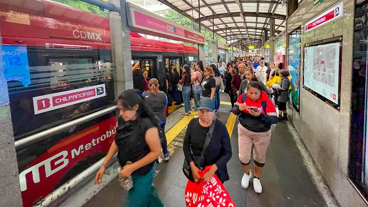 METROBÚS EXPLOTA: MÁS DE 7 VECES USUARIOS EN 21 AÑOS