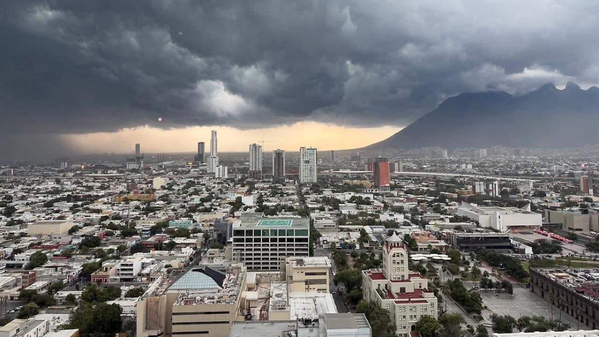 TORMENTA DESTRUYE MONTERREY: MUERTA Y CAOS