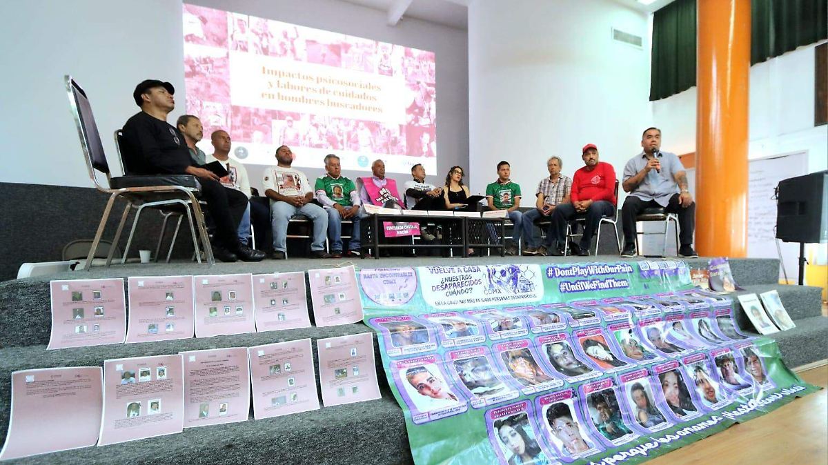 PADRES BUSCADORES ROMPEN ESTEREOTIPOS