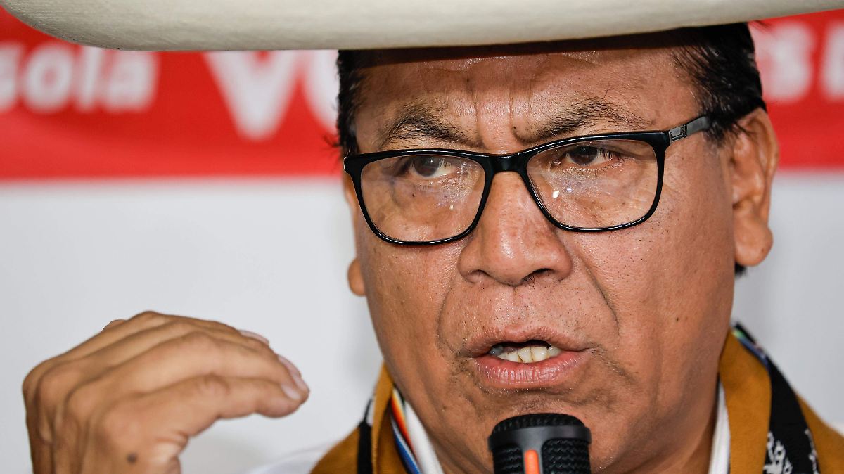 CANDIDATO DE IZQUIERDA BUSCA ANULAR VOTOS DE PERUANOS EN EL EXTRANJERO