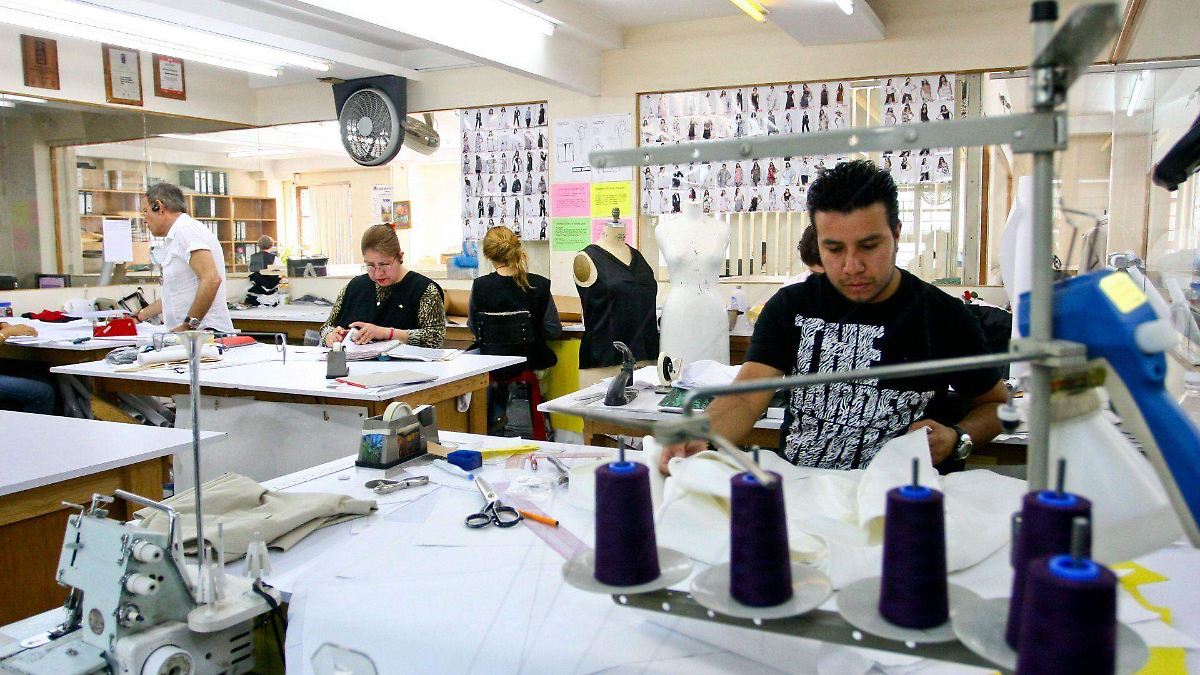 ¡DESPIDEN A 84 MUJERES! ACUSAN A GAP, OLD NAVY Y LEVI'S DE ABUSO LABORAL