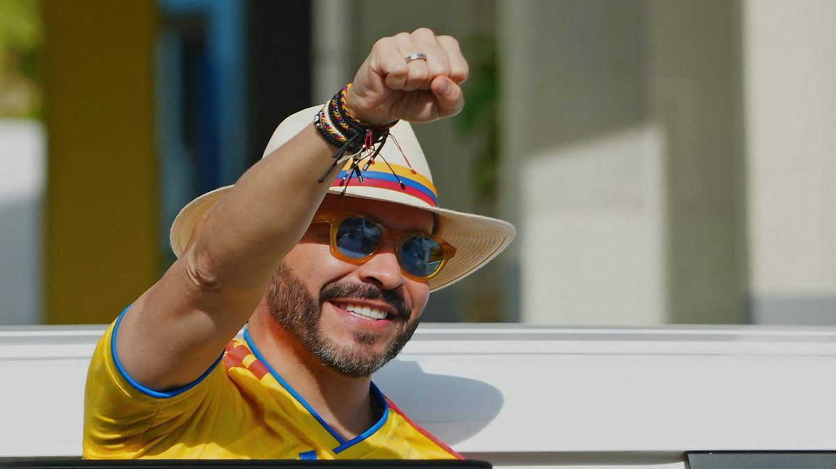 COLOMBIA AL BORDE: DE LA ESPRIELLA ARRANCA VENTAJOSO EN SEGUNDA VUELTA