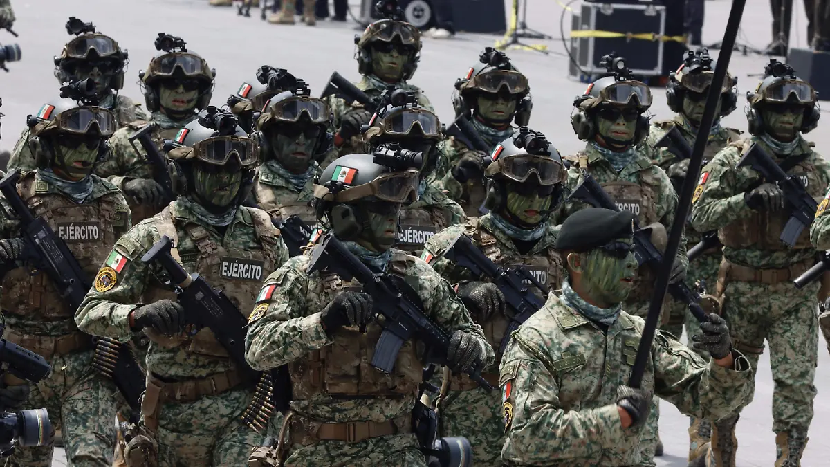 Desfile Militar  LOVERA 212