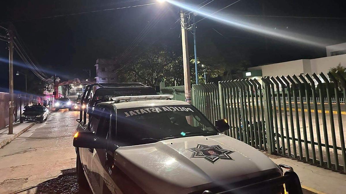 EXALCALDE DE OAXACA, BAJO FUEGO CRUZADO: MUERE ESCOLTA