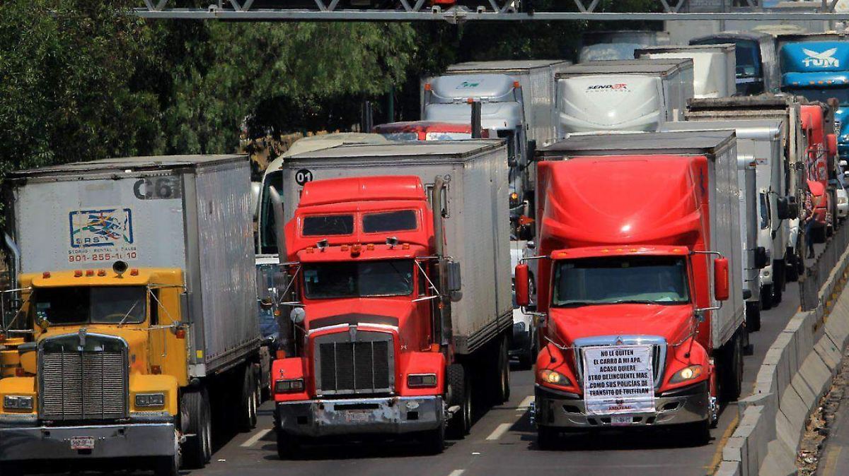 ¡CAOS EN PUERTA! TRANSPORTISTAS AMAGAN CON BLOQUEOS NACIONALES