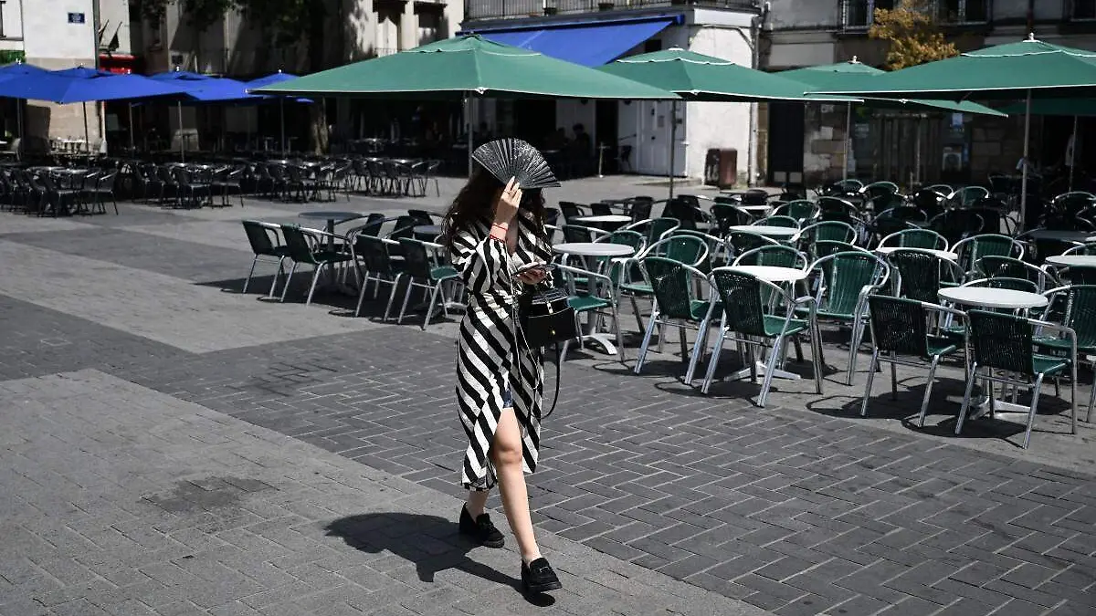 AFP__20260623__B8264P9__v2__MidRes__TopshotFranceWeatherClimateHeatwave