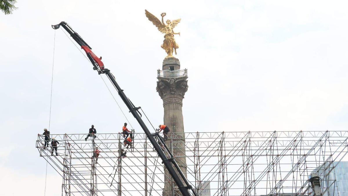 ¡SE BUSCAN PANTALLAS GIGANTES!