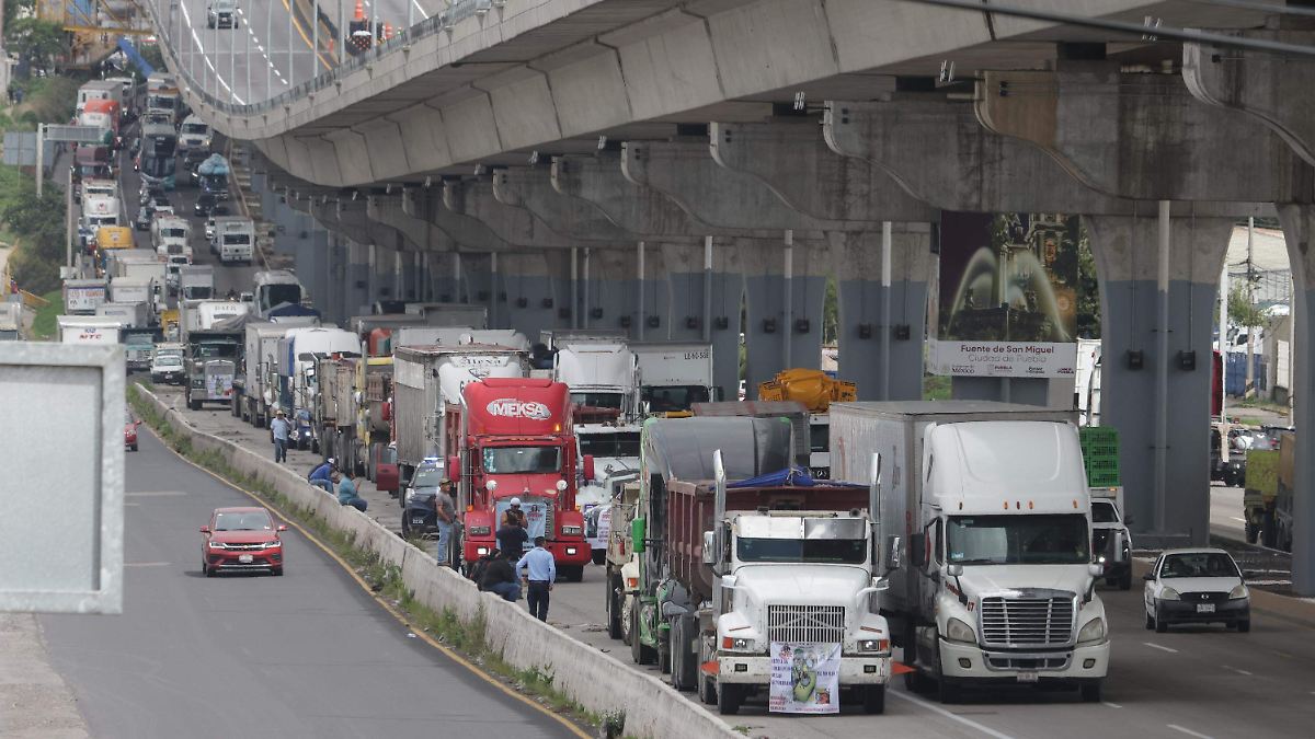 TRAFICANTES DE LA VÍA: BLOQUEAN ACCESO A CDMX A PESAR DE ACUERDO