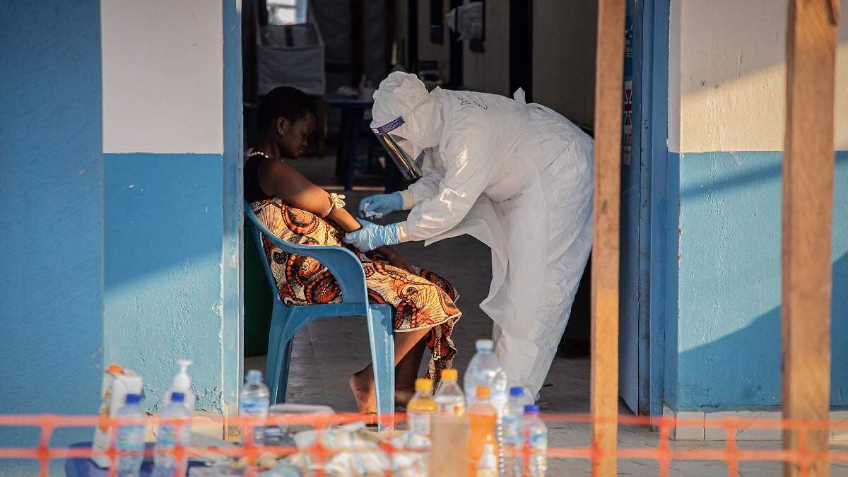 OMS LANZA PRUEBA DE FÁRMACOS CONTRA ÉBOLA EN CONGO