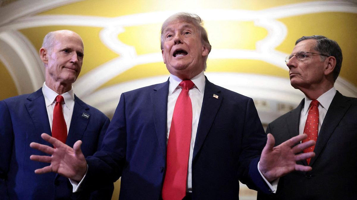 TRUMP DESATA CAZA DE BRUJAS CONTRA GASOLINERAS