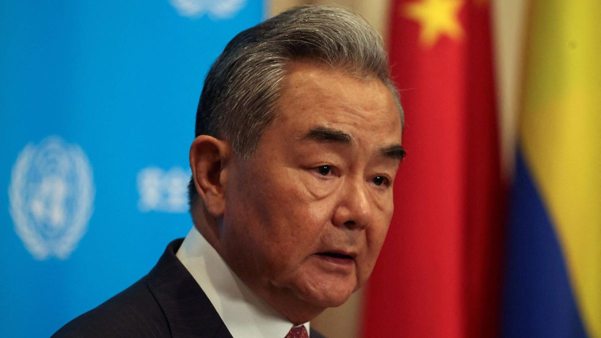 CHINA EXIGE FIN A CONFLICTO IRÁN-EU Y APERTURA DE ESTRECHO CLAVE
