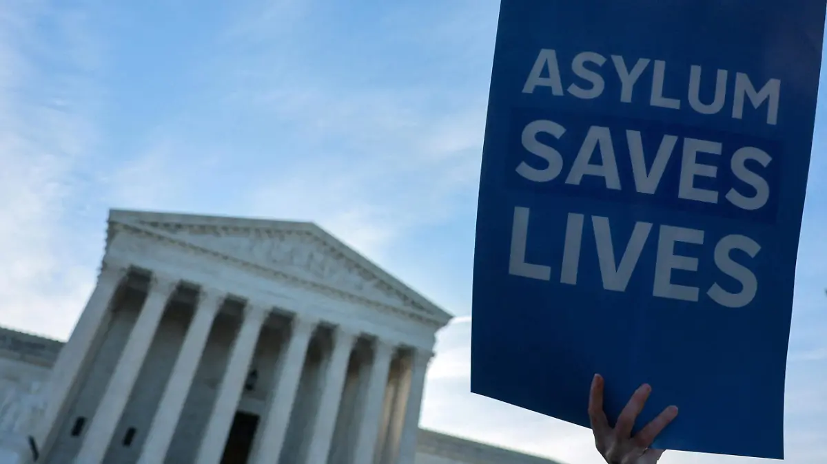 2026-06-25T141024Z_1352089370_RC20BKAW5XC1_RTRMADP_3_USA-COURT-TRUMP-ASYLUM