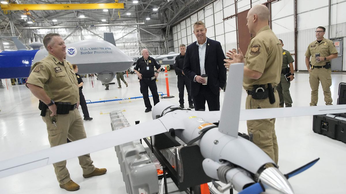 TRUMP DESATA ENJAMBRE DE DRONES EN LA FRONTERA SUR