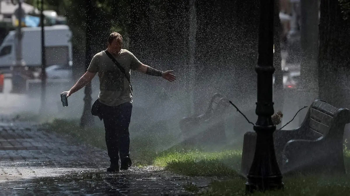 2026-06-26T100938Z_1982432969_RC2K1MAQLOSY_RTRMADP_3_EUROPE-WEATHER-UKRAINE