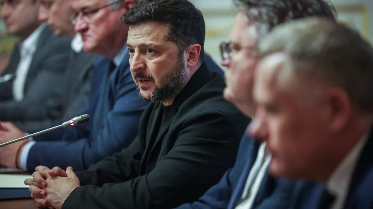 2026-06-19T153947Z_1684965647_RC22XLAQUGFM_RTRMADP_3_UKRAINE-CRISIS-ZELENSKIY