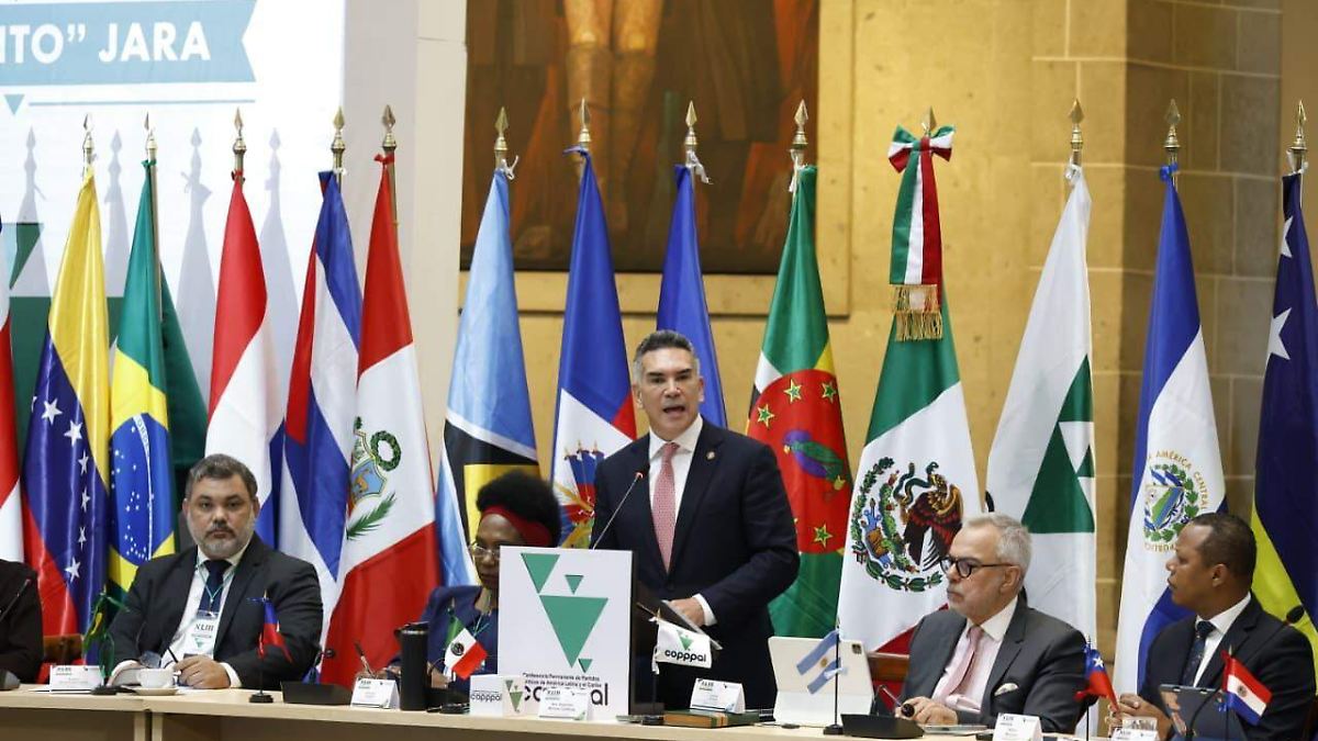 ALITO MORENO BUSCA REELECCIÓN INTERNACIONAL; ATACA A MORENA