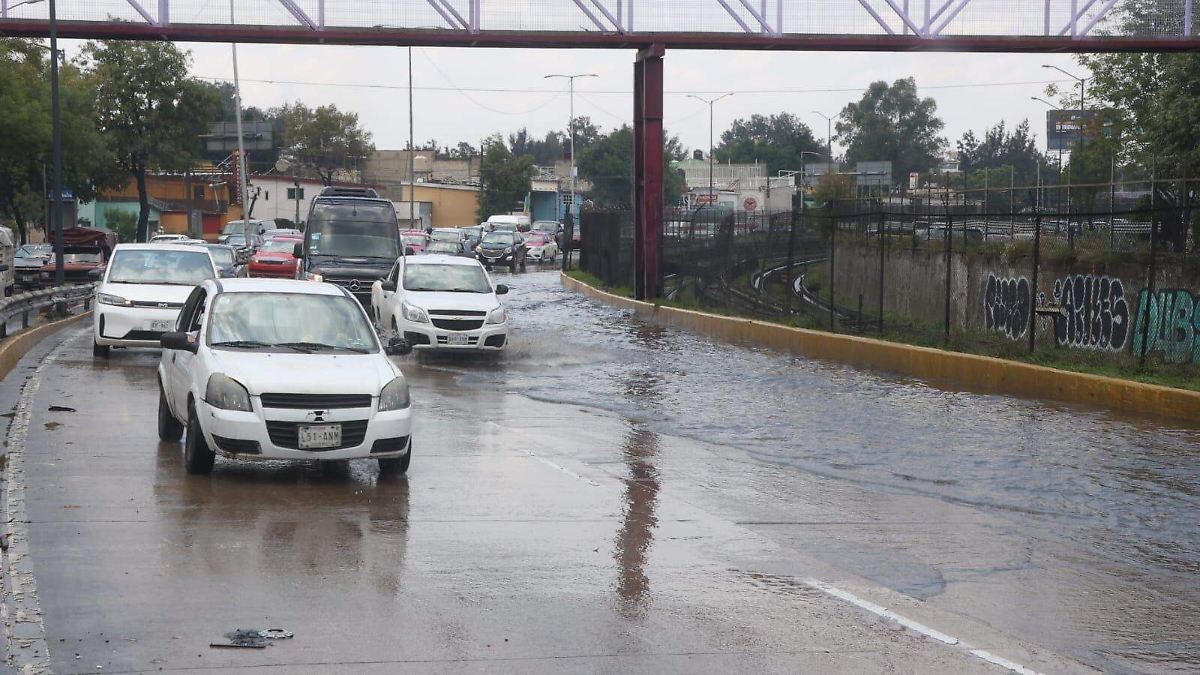LLUVIAS DESATAN CAOS EN CDMX