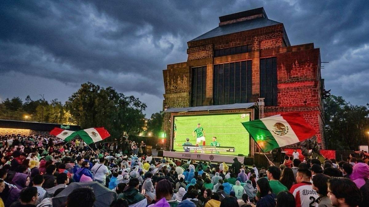 ANAHUACALLI SE VISTE DE FUTBOL