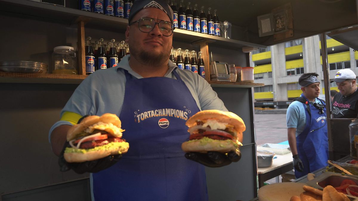 PEPSI CORONA A LA REINA DE LA TORTA