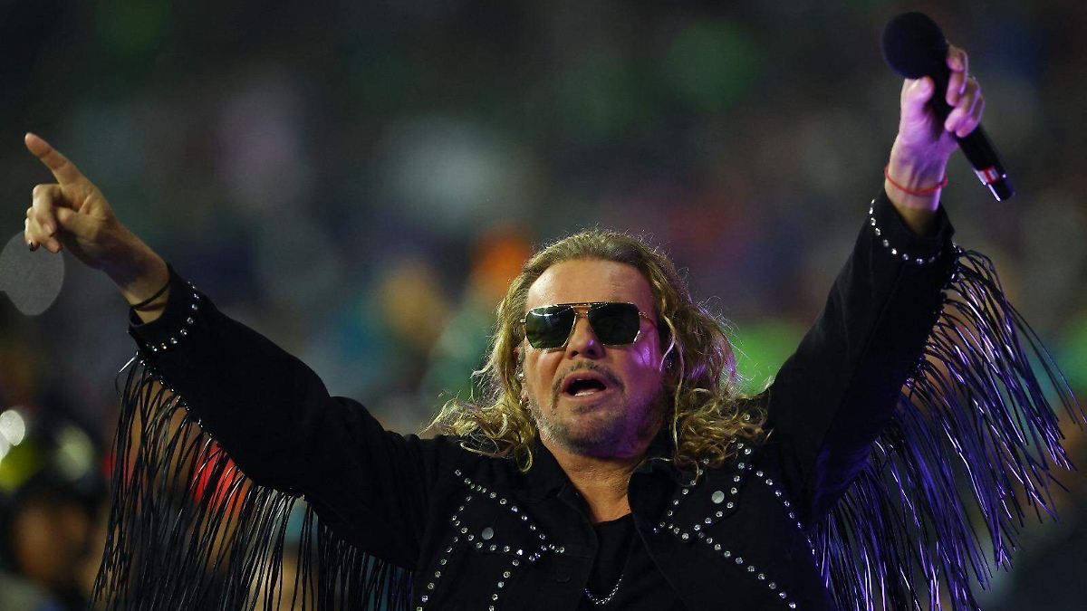 MANÁ DESLUMBRA EN EL ESTADIO; SHOW DE MEDIO TIEMPO CONQUISTA