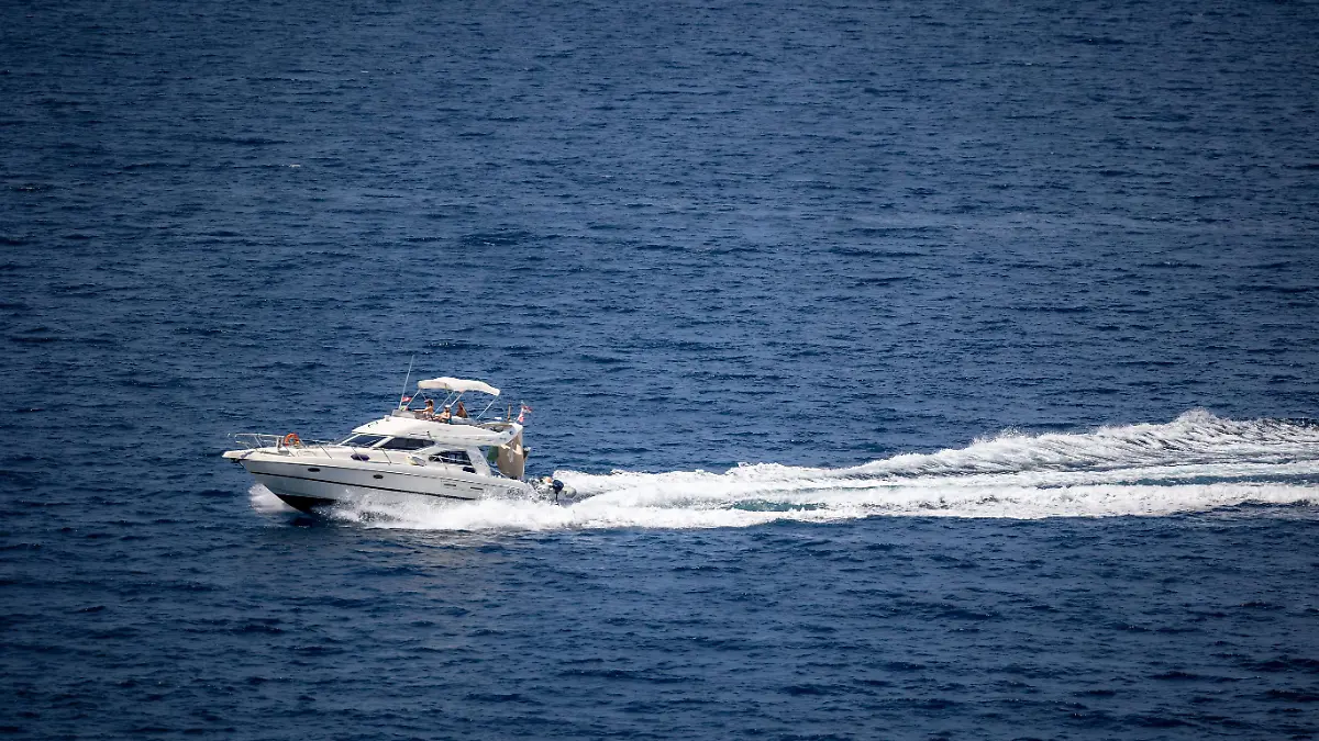 ma_frank-boat-8123031.jpg