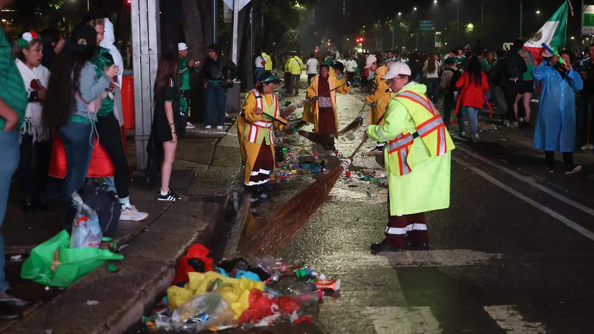 BASURA MELTON (1)
