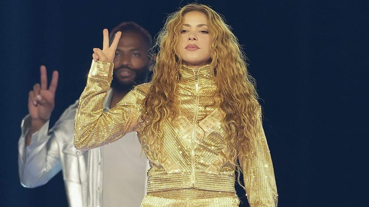 ¡SHAKIRA DEFIENDE A SU SELECCIÓN TRAS FRACASO EN MUNDIAL!